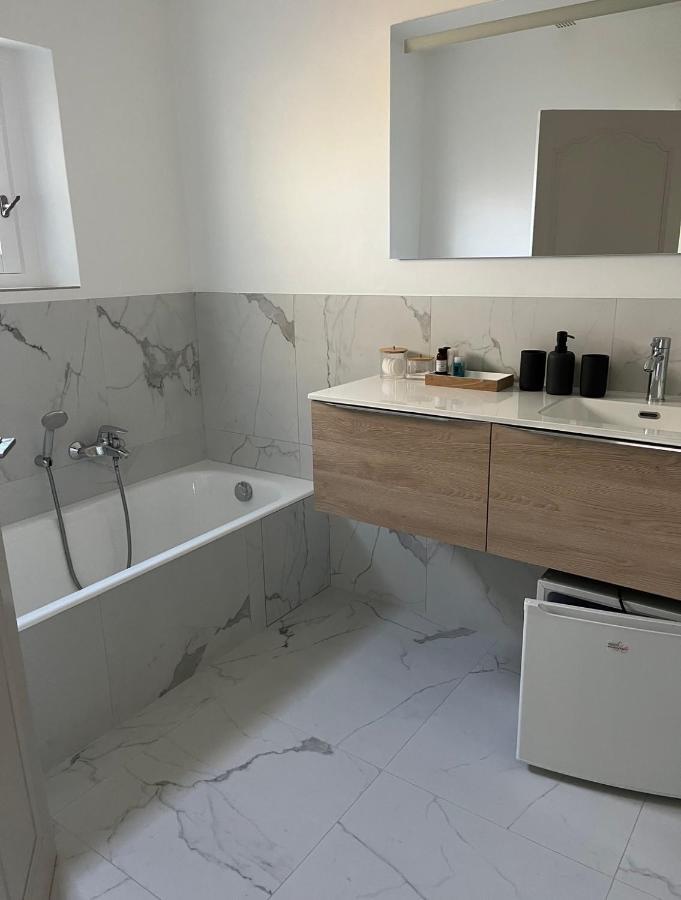 Villa Made Сен Тропе Екстериор снимка